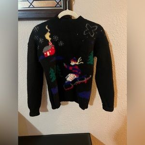 Vintage 100% wool sweater with skiing scene. Walker and lane. Size med‎